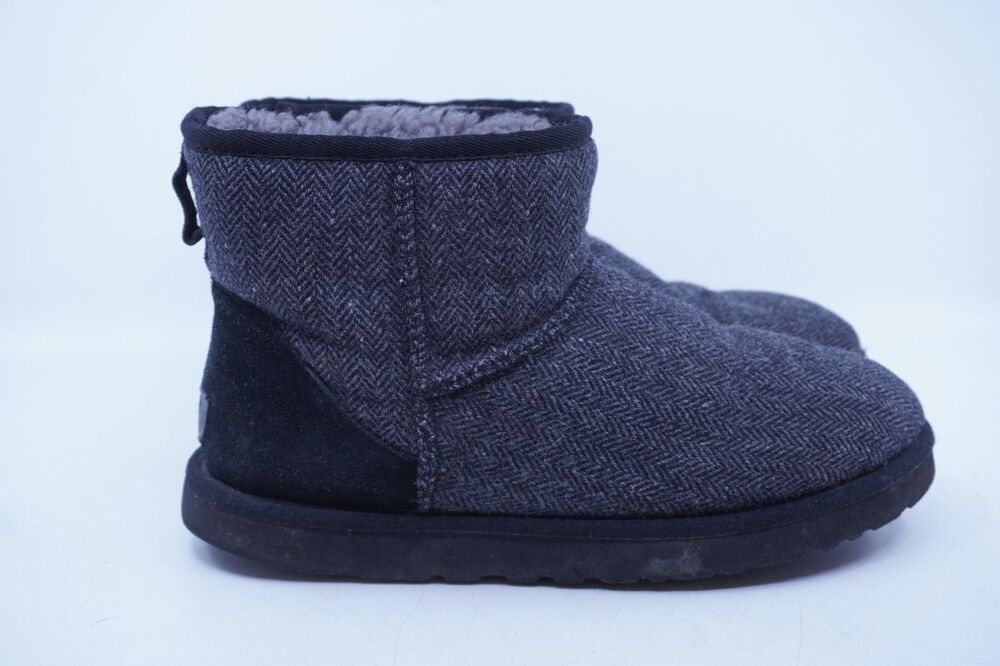 UGG Classic Mini Tweed Boots Men's Sz 9 Women's Sz 11 Sheepskin & Suede Black